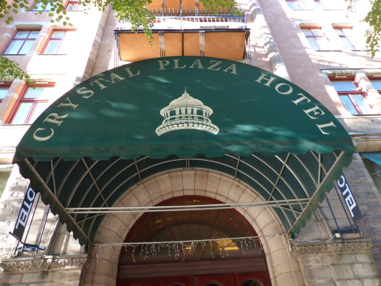 Chrustal plaza hotel